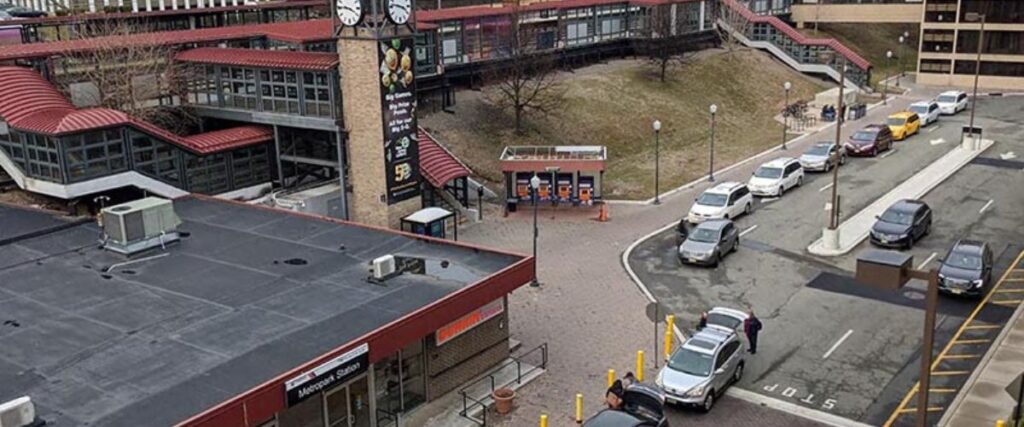 Parking at Metropark Amtrak Station 