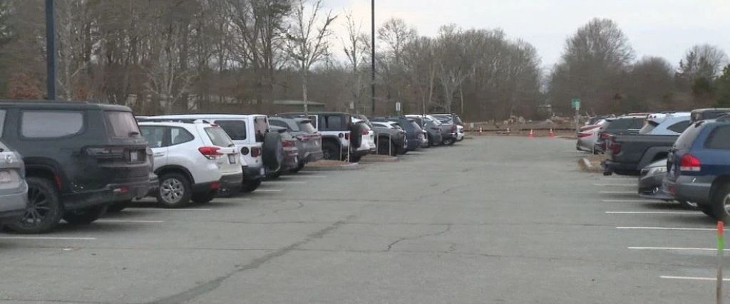 Parking at Kirkwood Amtrak Station