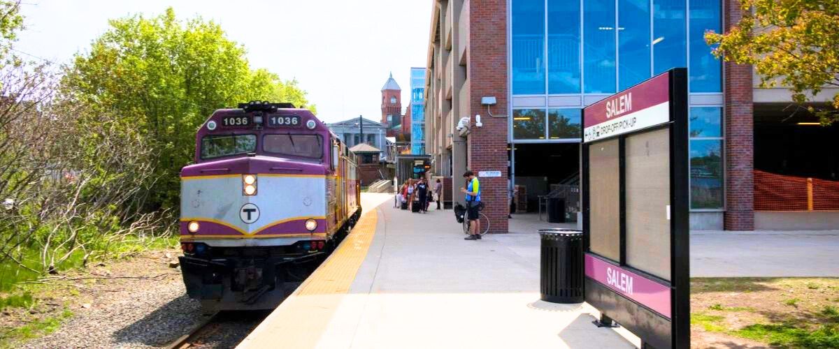 Top 10 Hotels Near Salem Station 