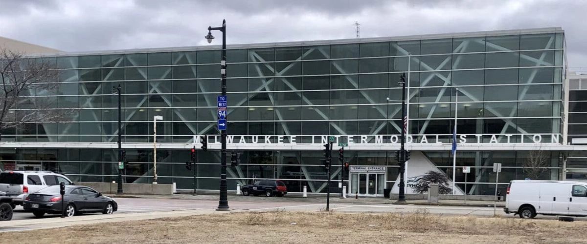 Milwaukee Airport-Buses Amtrak Station – MKB