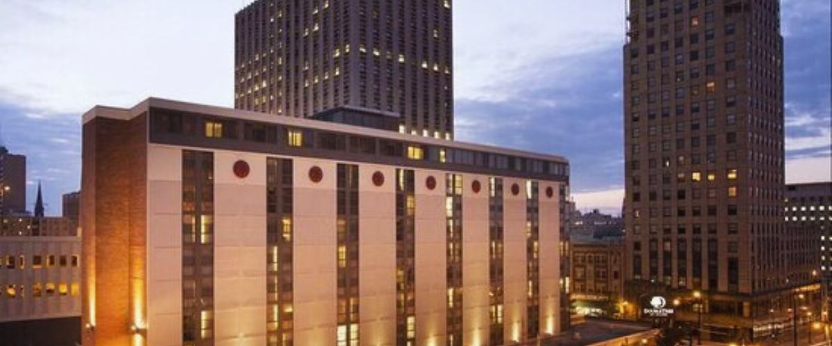 Top 10 Hotels Near Milwaukee Intermodal Station 