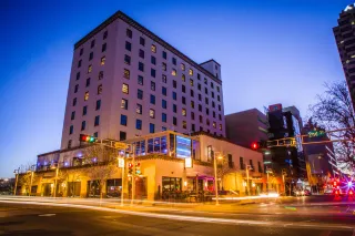 About the Luxuriors Hotels Close to Albuquerque Station