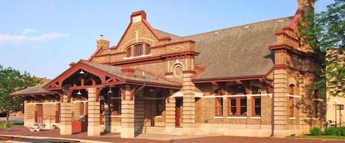 Amtrak Station near Airlake Airport – LVN