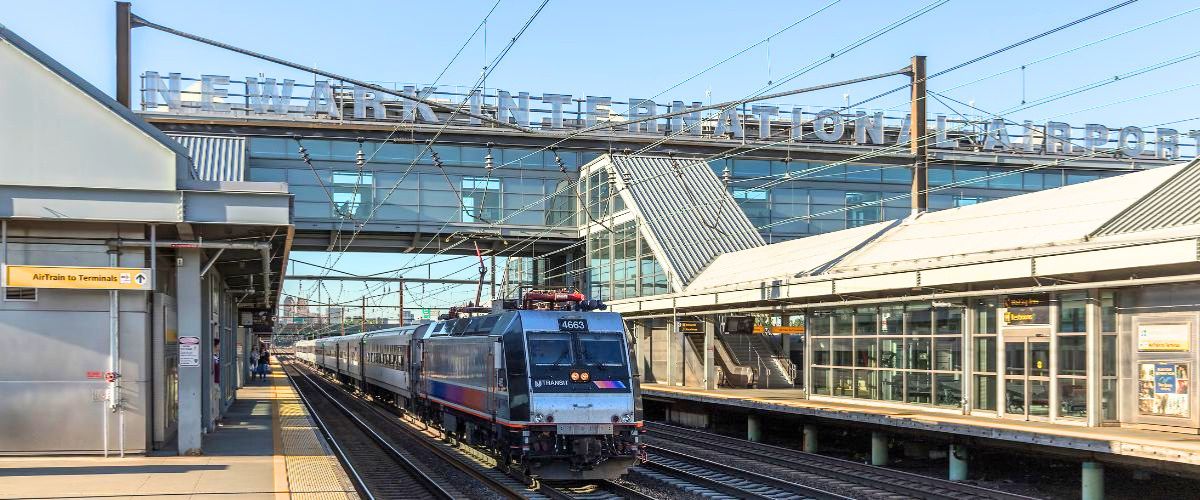 Amtrak Station near Airlane Enterprises Airport – 1H1